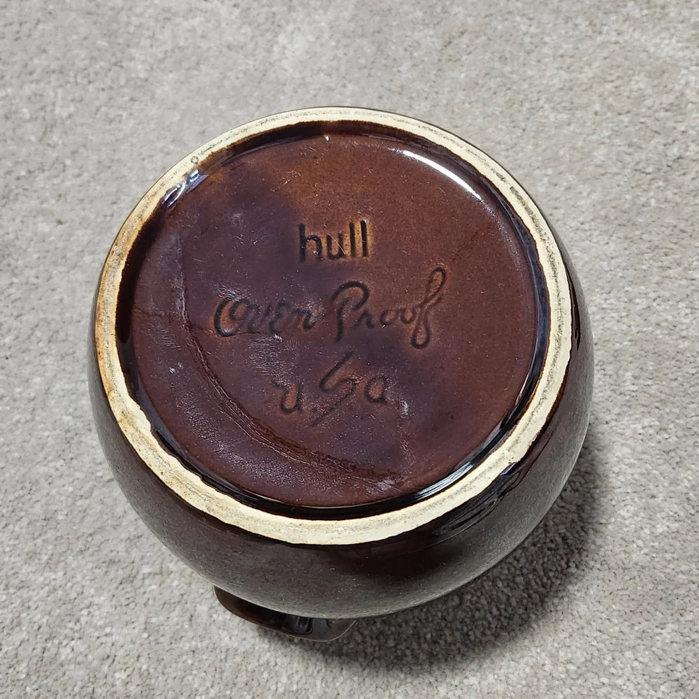 Vintage Hull Oven Proof Drip Glaze Bean Pot with Lid Made‎ In USA
